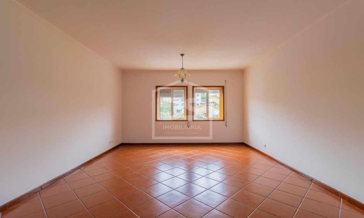 ARRENDAMENTO APARTAMENTO T2 NA LIXA